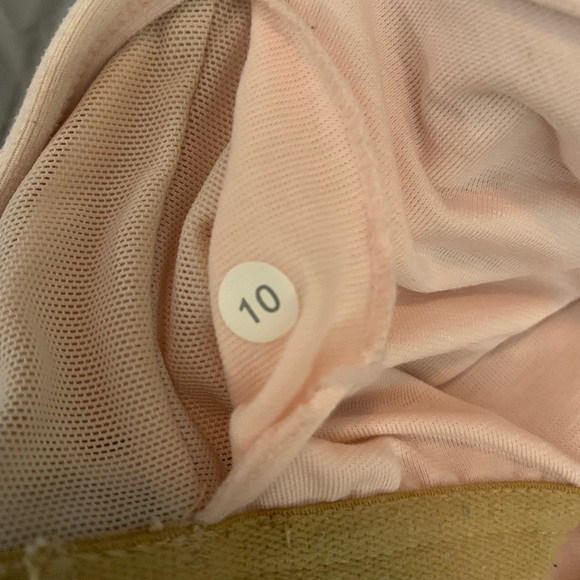Lululemon Pink Tank Top - size 10. - Picture 6 of 7